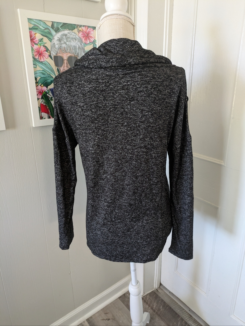 White House Black Market Tunic Top Size Small Gray Cowl Neck Poly Blend - Picture 4 of 7